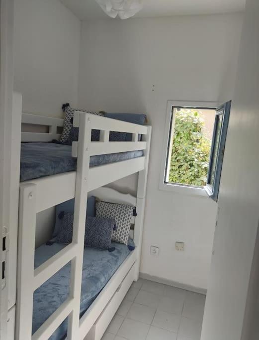 Maisonnette De *